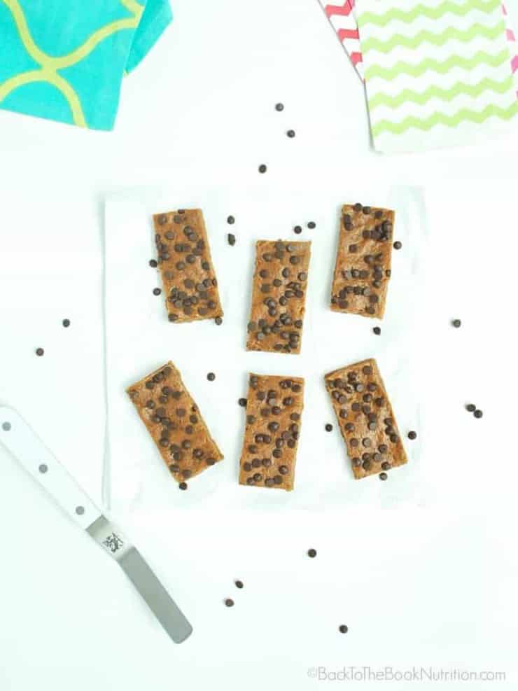 Easy peanut butter chocolate chip homemade Larabars are healthy enough for breakfast but taste more like dessert! | Back To The Book Nutrition