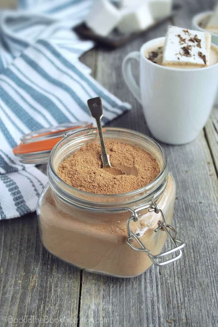 Healthy Homemade Hot Chocolate Mix with raw cacao, raw sugar, and grass fed gelatin. Easy to make and perfect for DIY Christmas gifts! | Back To The Book Nutrition