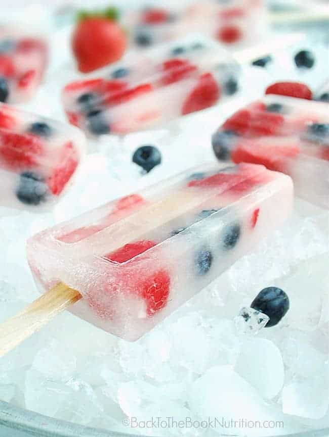 Of course fireworks are important on Independence Day, but I'm much more excited about a full-blown candy table. From a touch of magic to your table with the red, white, and blue desserts.